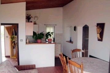 Chorwacja Privát Tkon, Zewnątrz